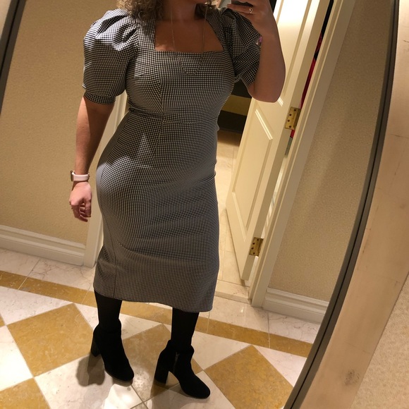 Like new, fitted gingham midi dress. - Picture 2 of 8